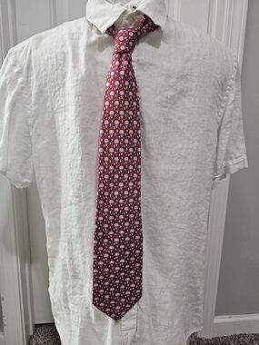 Vineyard Vines Red Basketball 100% Silk Tie